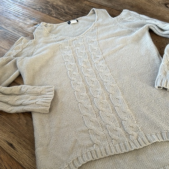 Women’s Venus Gray Sweater - Picture 2 of 3